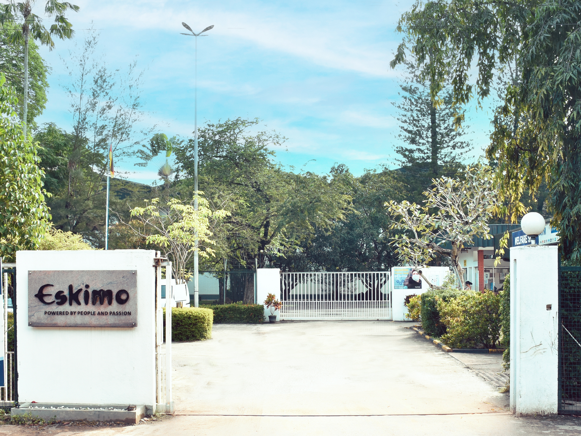 Eskimo Fashions Negombo entrance